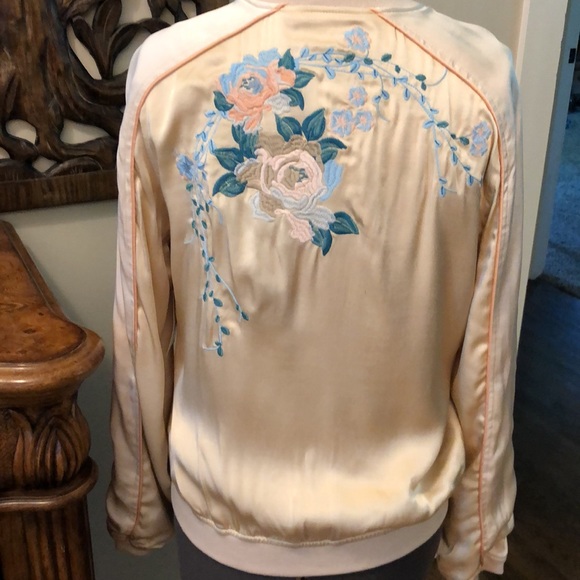 BLANK NYC Ladys Bomber Jacket Size S Blue and Pink Colored Roses Embroidered NWT - Picture 4 of 15